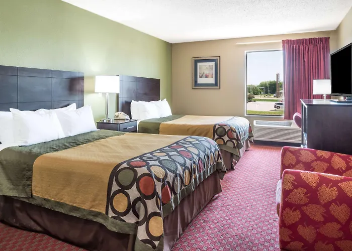 Super 8 By Wyndham Troy Il/St. Louis Area Hotel