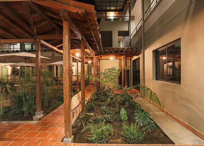 Soy Local Guatape Campestre Hotel